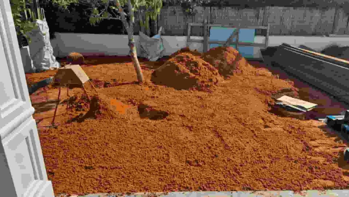 6 דברים שחייבים לדעת לפני שמשתמשים באדמת חמרה בגינה